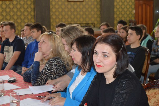 В Черноморске лидеры школьного самоуправления соревновались в знании истории города с директорами школ (+фото) (фото) - фото 1