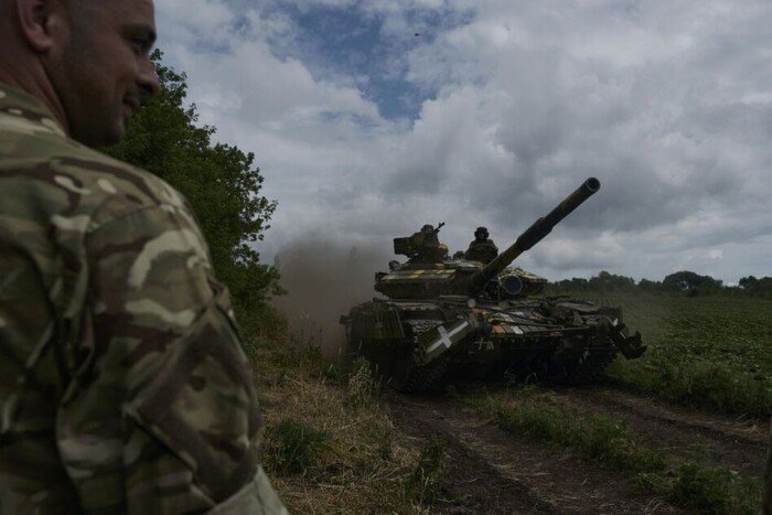 Через наступ ЗСУ окупанти стягують під Бахмут сили з інших напрямків