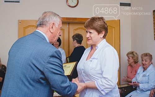 Мэр Черноморска поздравил медиков и посетил новое отделение..., фото-7 Мэр Черноморска поздравил медиков и посетил новое отделение больницы, фото-7