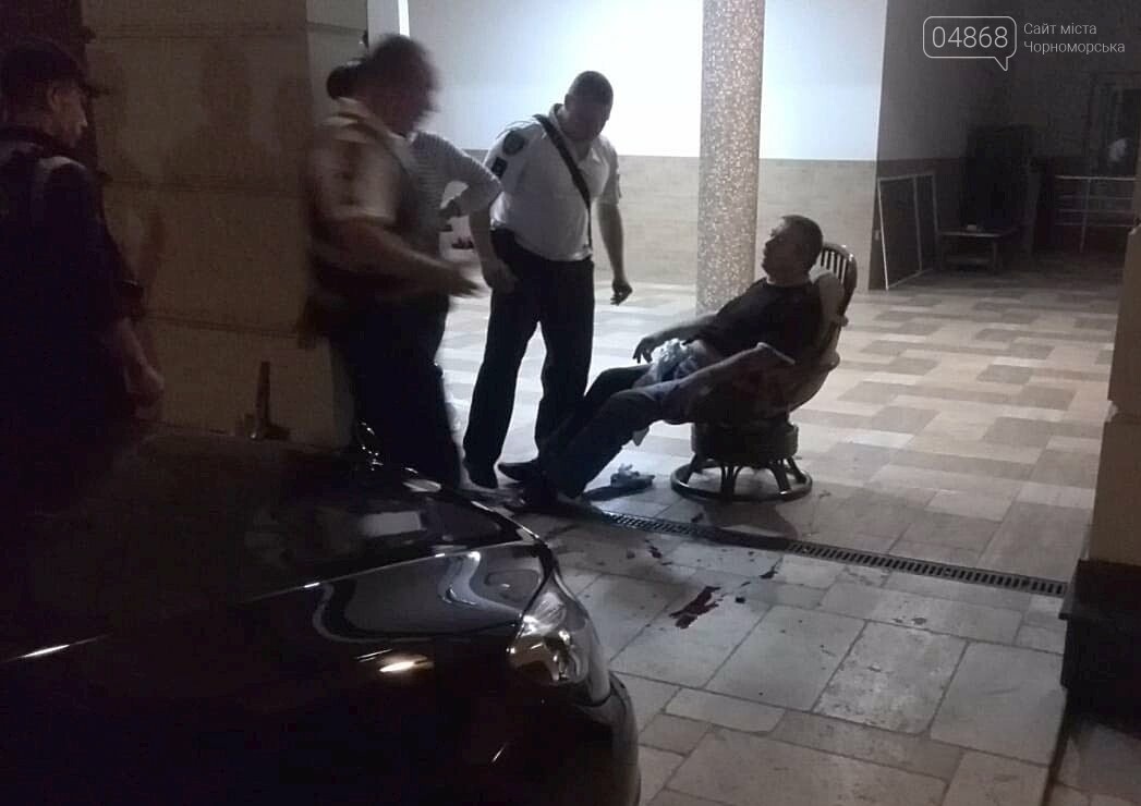 В Черноморске стреляли в депутата горсовета, фото-5 В Черноморске стреляли в депутата горсовета, фото-5