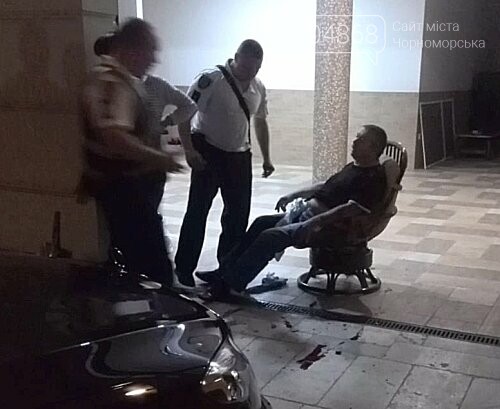 В Черноморске стреляли в депутата горсовета, фото-1 В Черноморске стреляли в депутата горсовета, фото-1