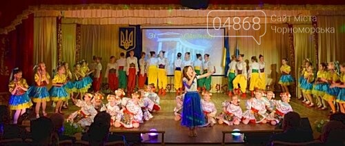 Черноморский ансамбль «Барвинок» празднует 15-летие, фото-1 Черноморский ансамбль «Барвинок» празднует 15-летие, фото-1