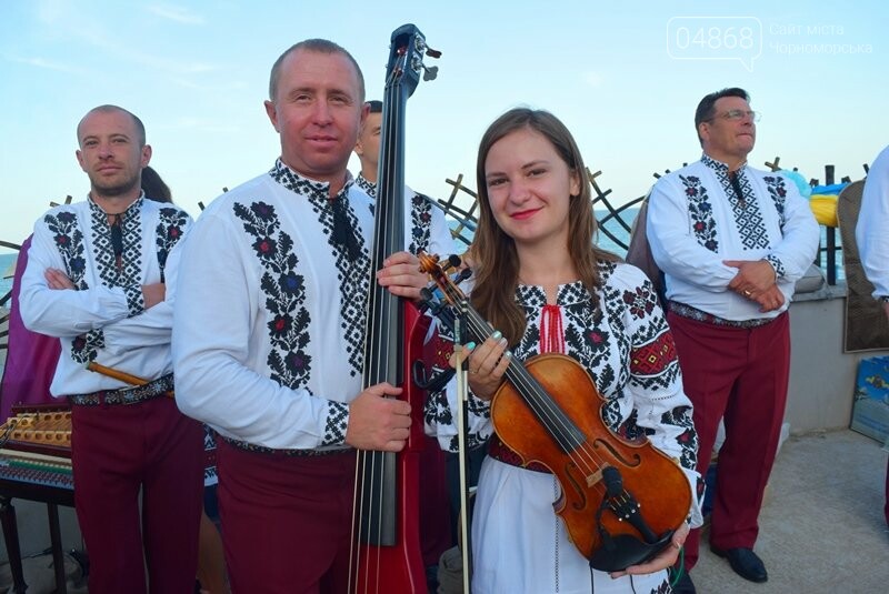 Около 1000 человек стали участниками Всеукраинского фестив..., фото-1 Около 1000 человек стали участниками Всеукраинского фестиваля «Серпневий заспів» в Черноморске, фото-1