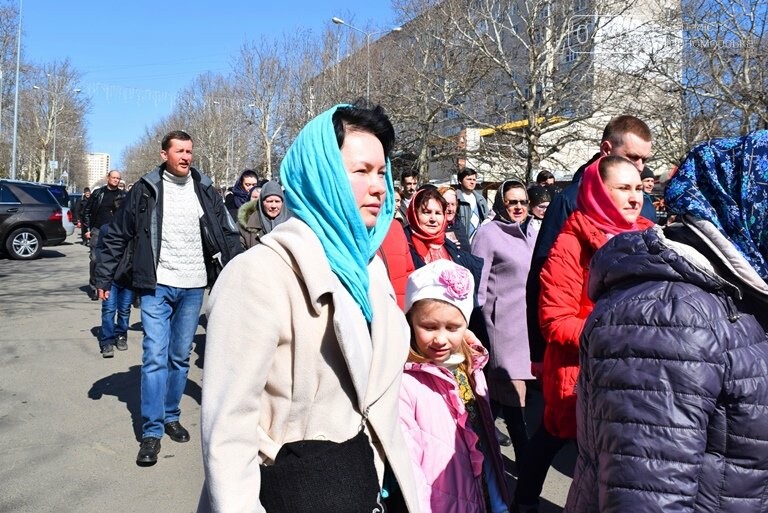В Черноморске прошёл Крестный ход с молитвой о мире, фото-11 В Черноморске прошёл Крестный ход с молитвой о мире, фото-11
