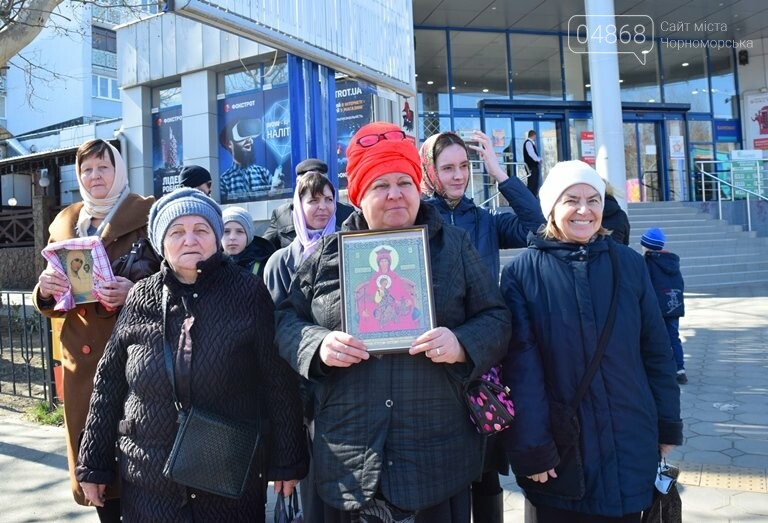 В Черноморске прошёл Крестный ход с молитвой о мире, фото-6 В Черноморске прошёл Крестный ход с молитвой о мире, фото-6