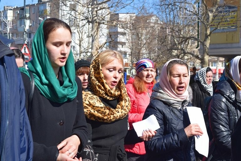 В Черноморске прошёл Крестный ход с молитвой о мире, фото-10 В Черноморске прошёл Крестный ход с молитвой о мире, фото-10