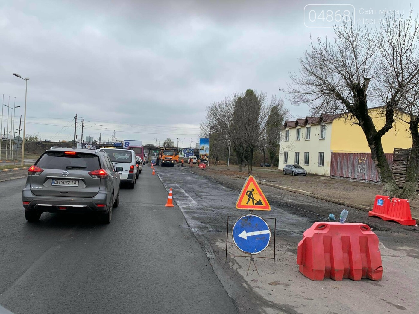 Из-за ремонтных работ в Адександровке образовалась пробка, фото-1 Из-за ремонтных работ в Адександровке образовалась пробка, фото-1