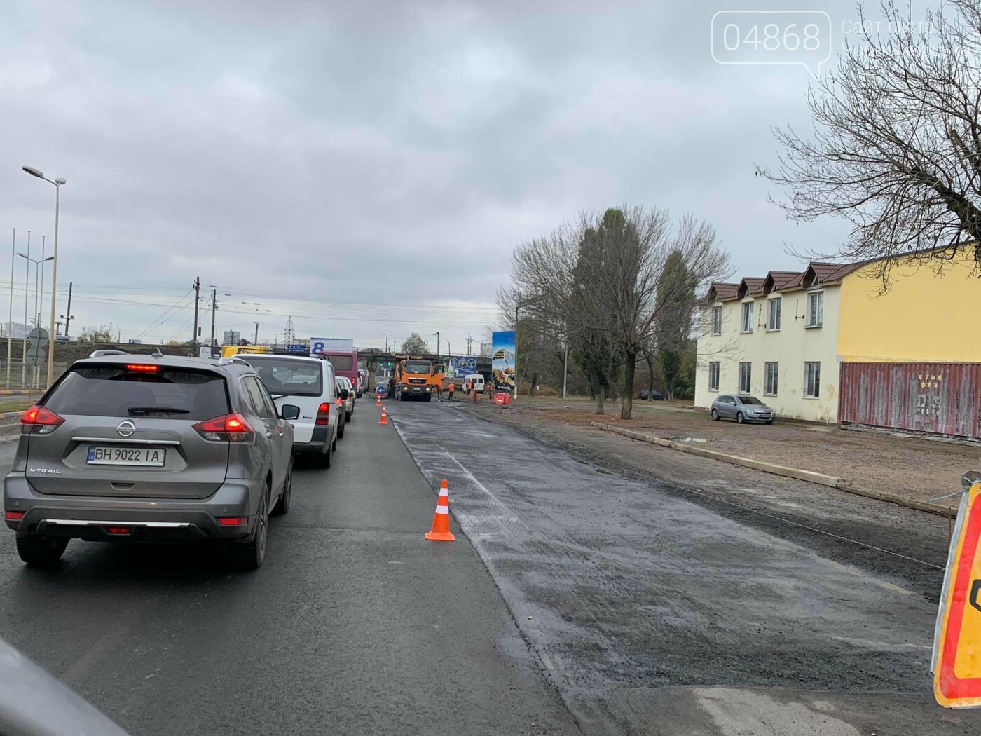Из-за ремонтных работ в Адександровке образовалась пробка, фото-2 Из-за ремонтных работ в Адександровке образовалась пробка, фото-2