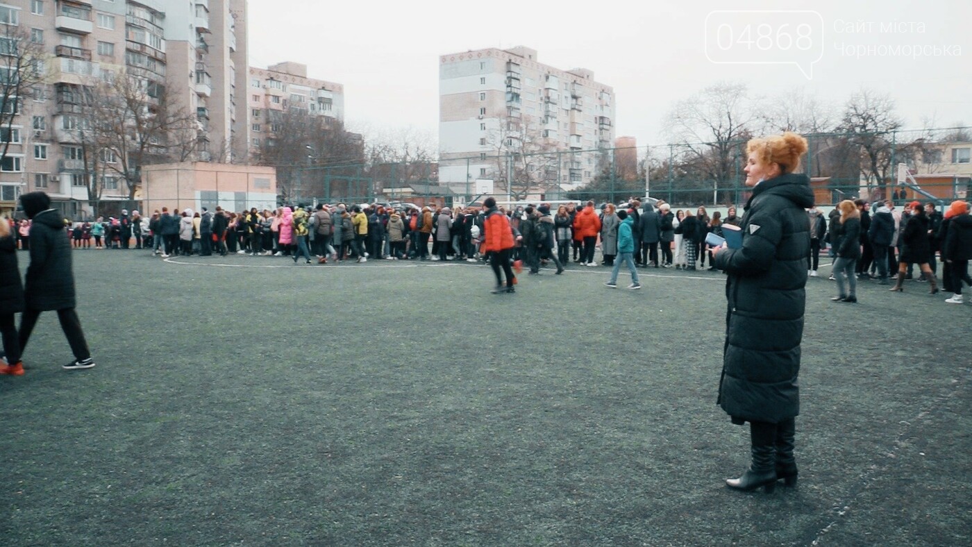 Противопожарная тренировка: в Черноморске эвакуировали ООШ № 6 (видео), фото-3