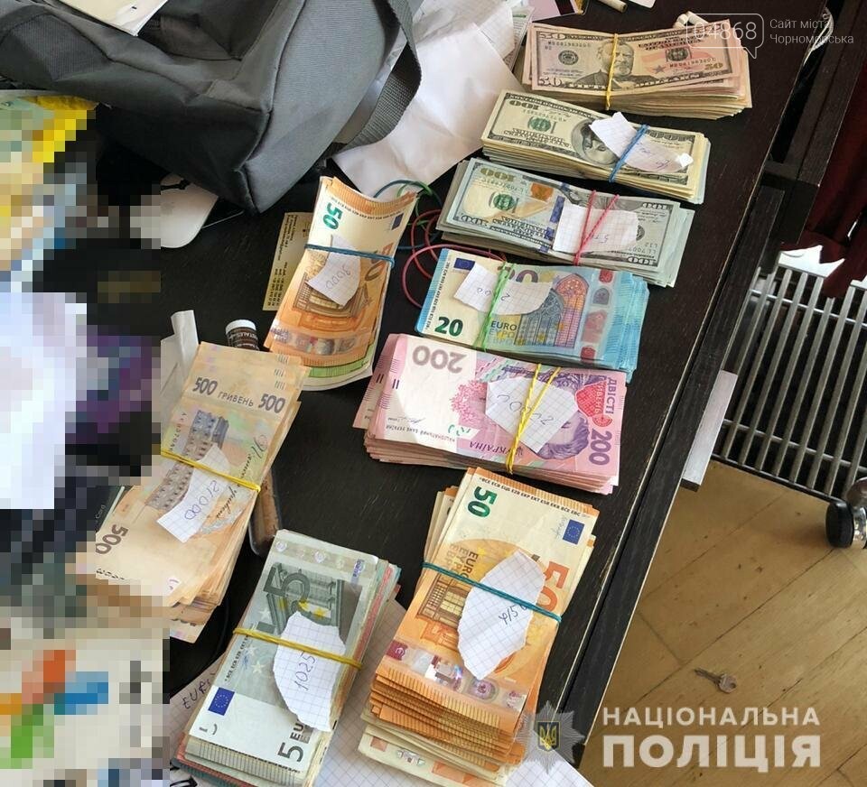 В Одессе адвокат и бывший полицейский незаконно завладели почти двадцатью квартирами, фото-1