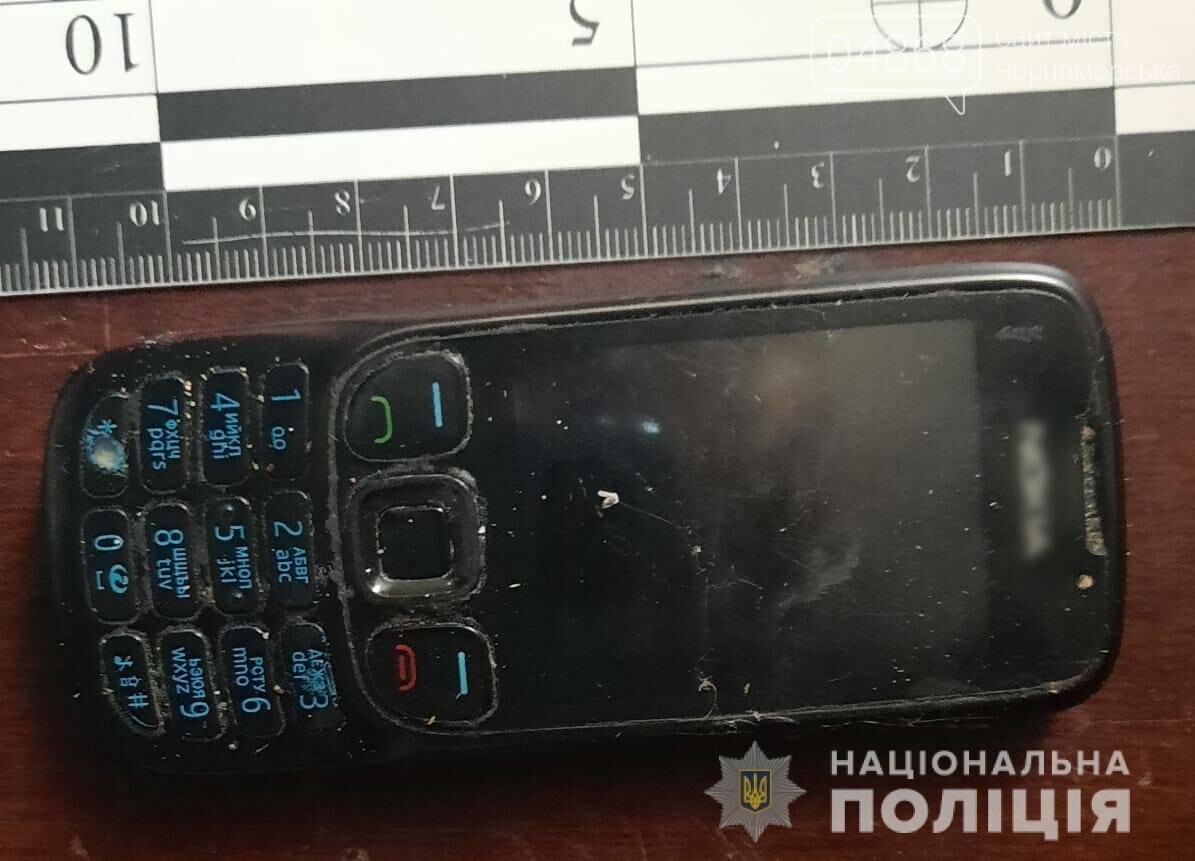 В Одессе девушка избила и обокрала пенсионерку , фото-1