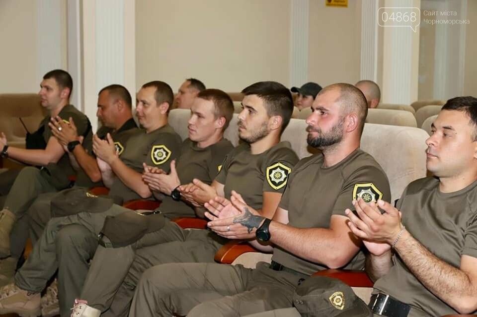 В Черноморске наградили сотрудников Муниципальной варты, фото-1