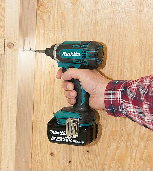 Аккумуляторный ударный гайковерт Makita DTD152Z