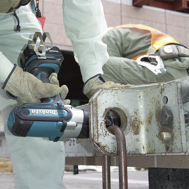 Аккумуляторный гайковерт Makita DTW450Z - Зображення 1