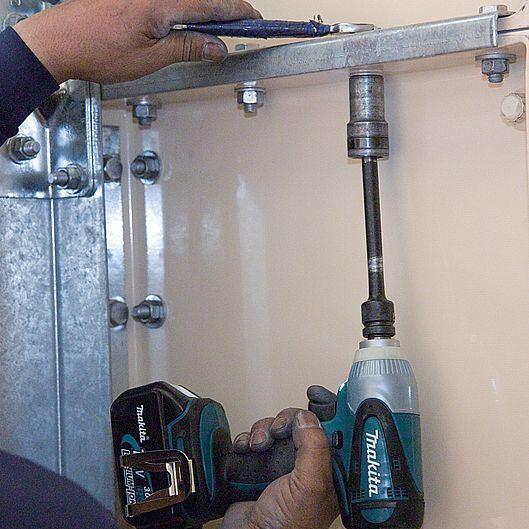 Аккумуляторный ударный гайковерт Makita DTW251Z - Зображення 1
