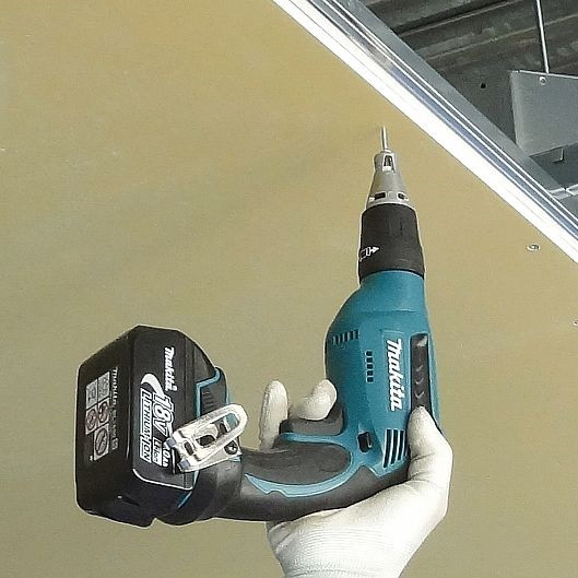 Аккумуляторные шуруповёрты Makita DFS451Z - Зображення 1