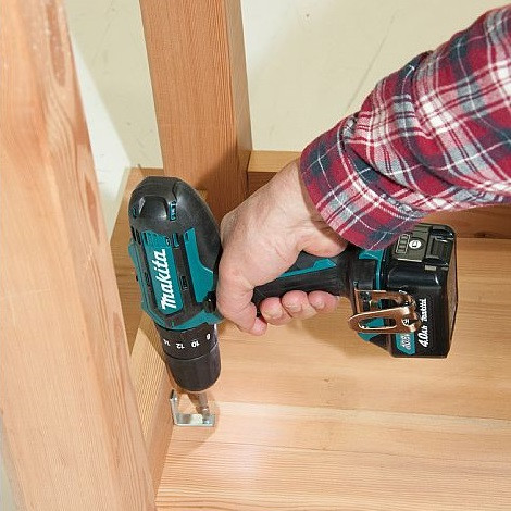 Аккумуляторный шуруповерт Makita DF331DWYE - Зображення 1