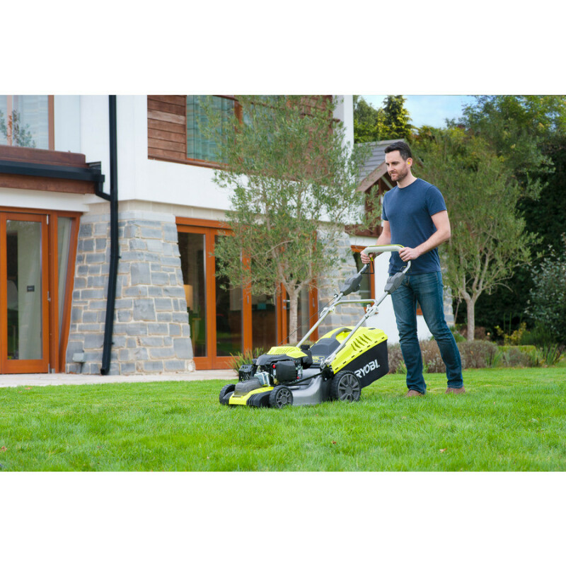 Самоходная бензиновая колесная газонокосилка с двигателем SUBARU™ 175 СМ³ RYOBI RLM46175SO - Зображення 5