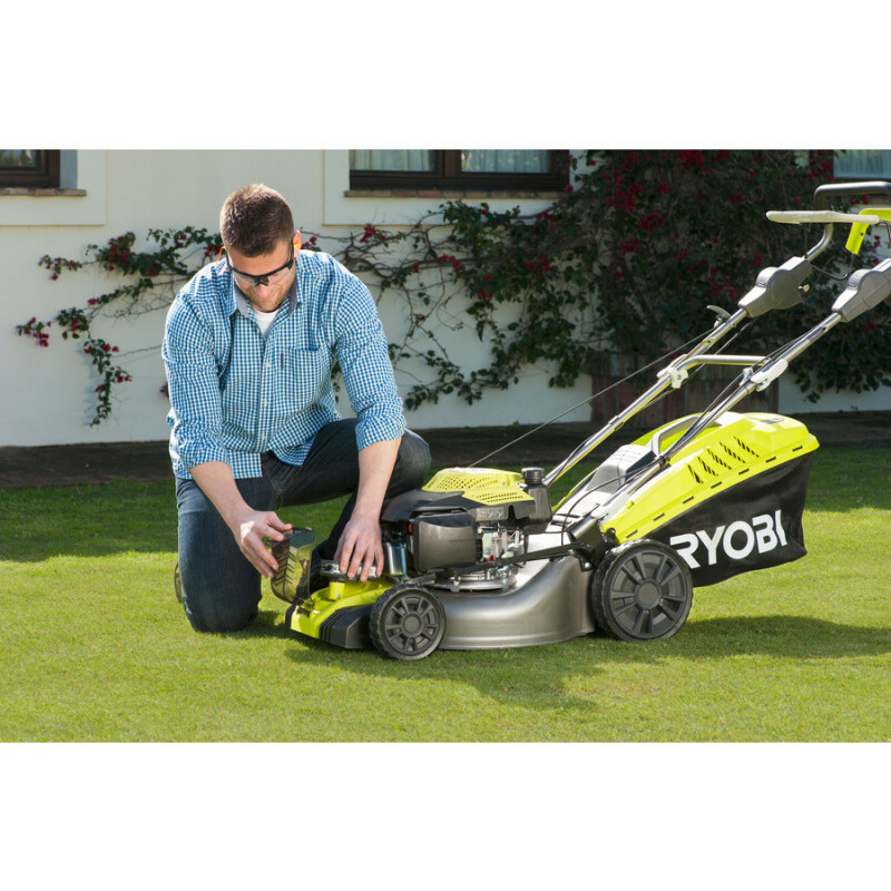 Самоходная бензиновая колесная газонокосилка с двигателем SUBARU™ 175 СМ³ RYOBI RLM46175SO - Зображення 8