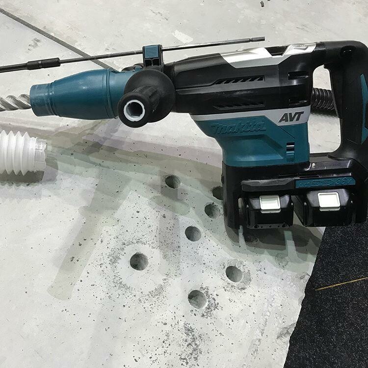 Аккумуляторный перфоратор Makita DHR400ZK - Зображення 1