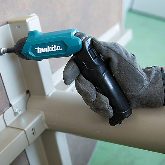 Аккумуляторная отвертка Makita DF001DW 3.6v - Зображення 1