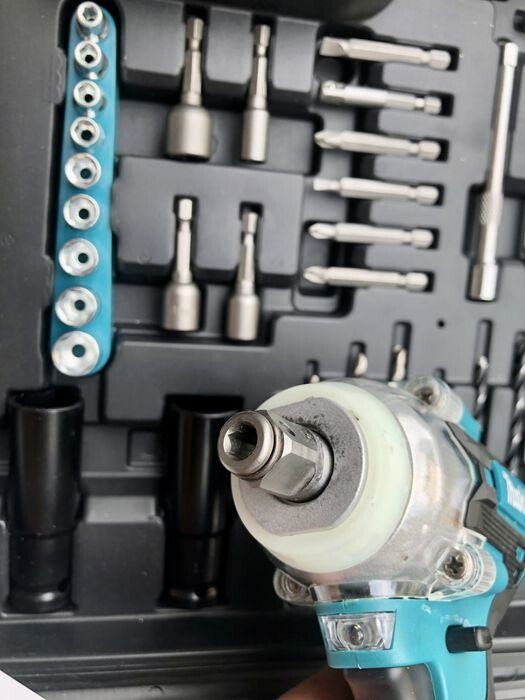 Аккумуляторный ударный гайковерт в наборе Makita DTW301 SET - Зображення 7