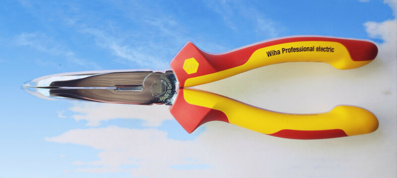 Тонкогубцы изогнутые диэлектричиские Wiha Profissional Electric 200mm VDE
