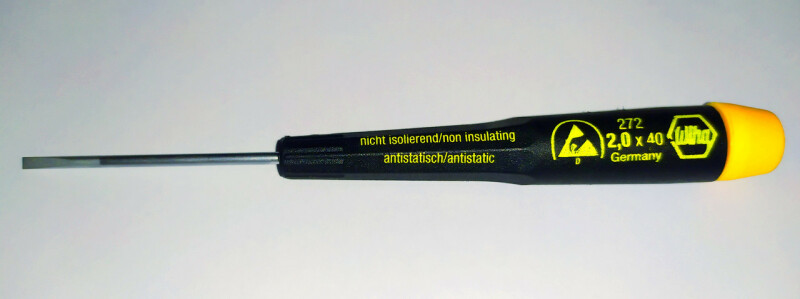 Прецизионная шлицевая отвертка Wiha Precision ESD 272 SL 2,0x40