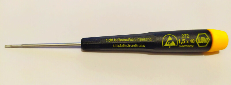 Прецизионная шлицевая отвертка Wiha Precision ESD 272 SL 1,5x40