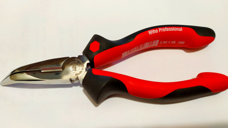 Плоскогубцы изогнутые Wiha Profisional 160 mm