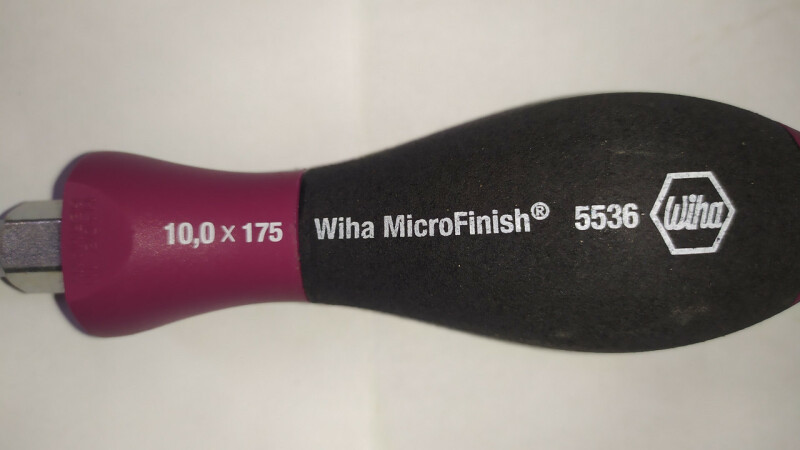 Шлицевая отвертка с маслобензостойкой ручкой Wiha 5536MF 10,0x175 - Зображення 1