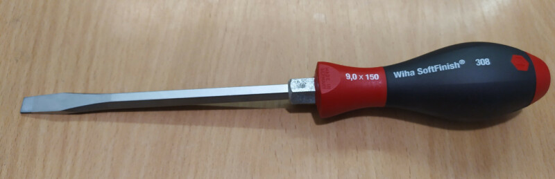 Отвертка прямой шлиц Wiha SoftFinish SL 9x150