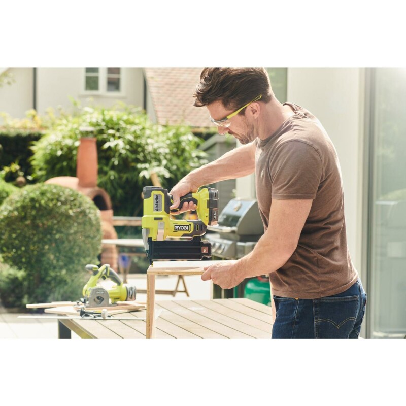 Аккумуляторный гвоздезабиватель RYOBI ONE+ R18GN18-0 - Зображення 5
