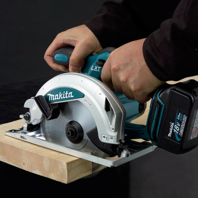 Безщеточная Аккумуляторная дисковая пила Makita DHS680Z - Зображення 1