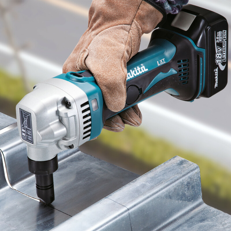 Аккумуляторные ножницы по металлу Makita DJN161Z - Зображення 3