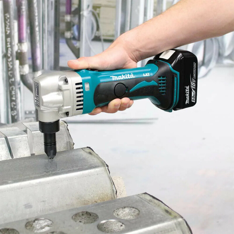Аккумуляторные ножницы по металлу Makita DJN161Z - Зображення 4