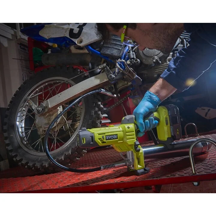 Аккумуляторный смазочный пистолет RYOBI R18GG-0 18В - Зображення 3