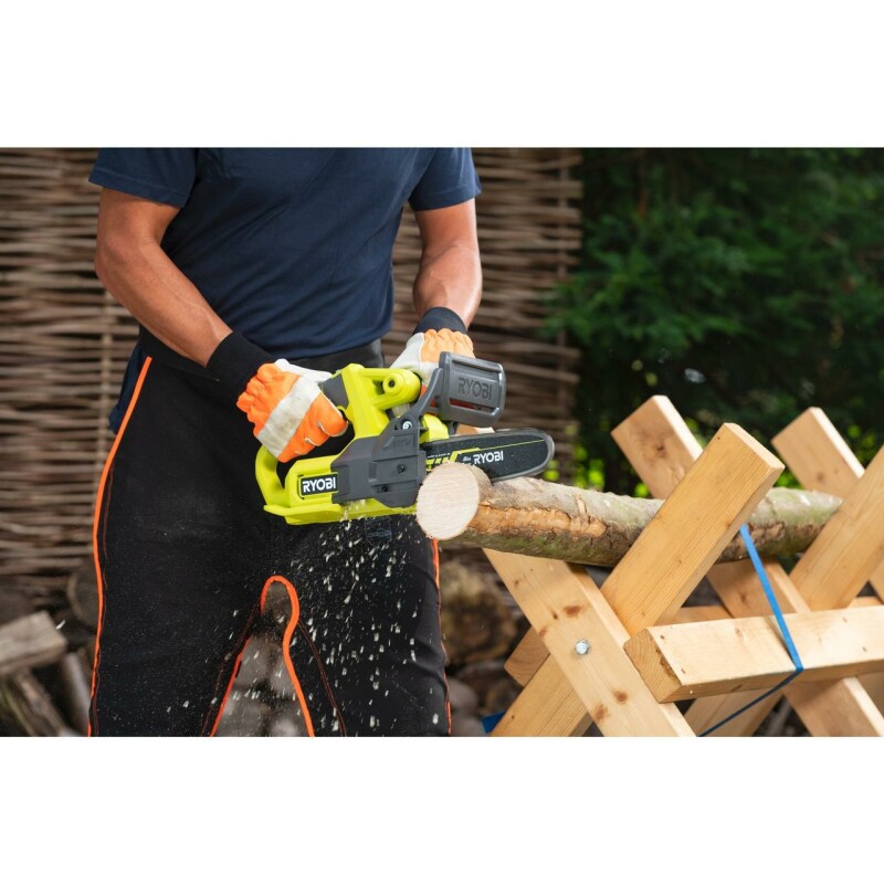 Аккумуляторная компактная цепная пила с шиной 20см RYOBI RY18CS20A-0 - Зображення 2