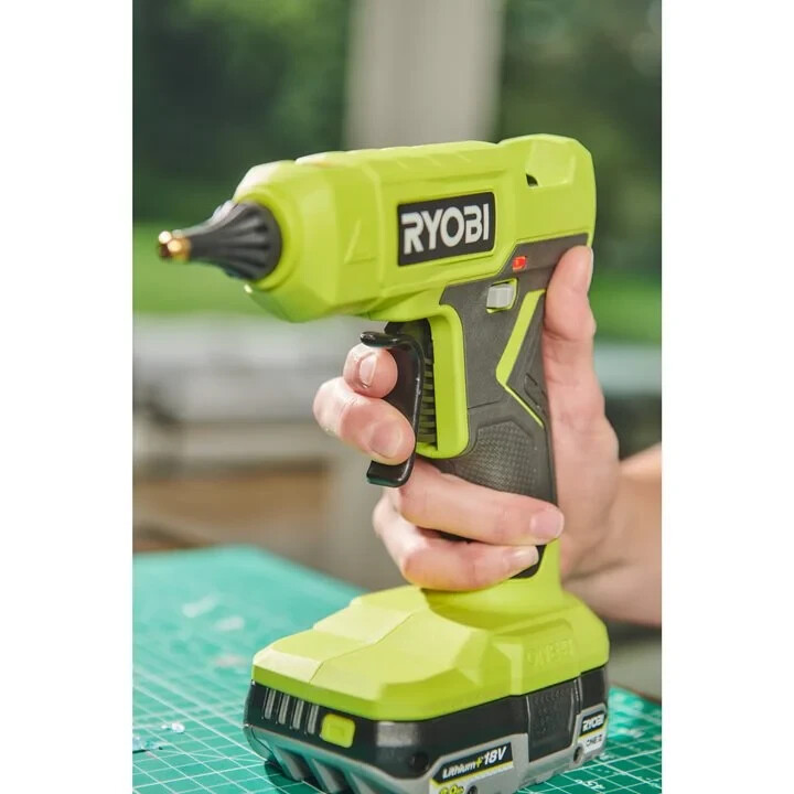 Беспроводной клеевой пистолет RYOBI ONE+™ 18 В - Зображення 1
