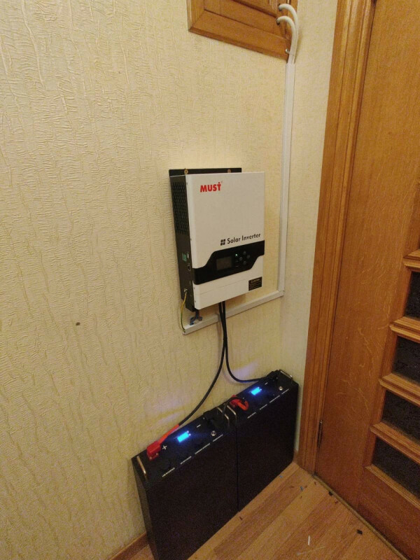 Комплект Гибридный инвертор MUST PV18-3224VPM SET100A 24 В+ (2×батареи LiFePO4, 12В/100Ач) - Зображення 2