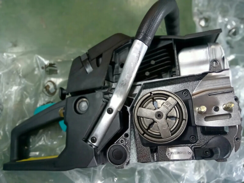 Пила цепная бензиновая Revolt GS4400 52 см3 - Зображення 3