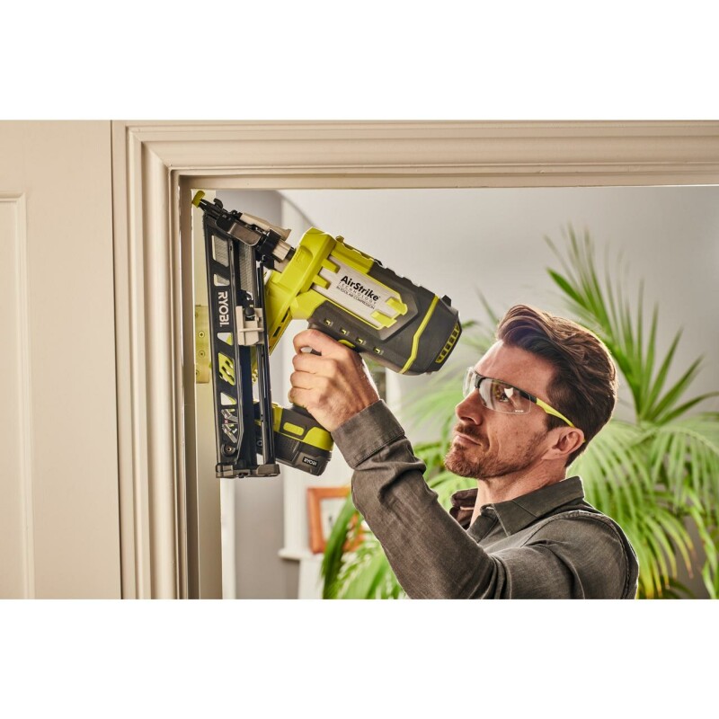 Аккумуляторный гвоздезабиватель 15G RYOBI R15GN18-0 ONE+ - Зображення 2