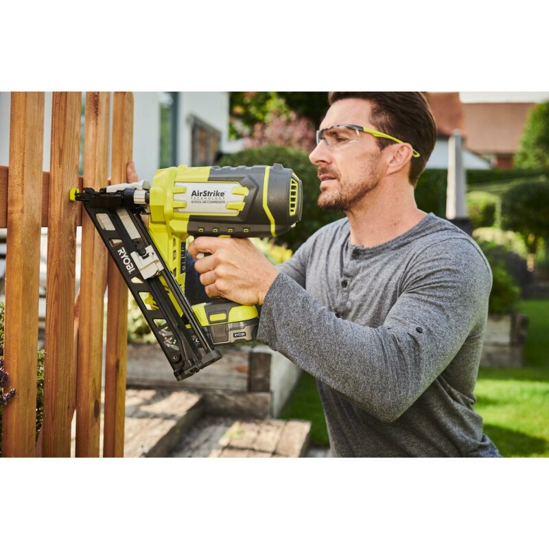 Аккумуляторный гвоздезабиватель 15G RYOBI R15GN18-0 ONE+ - Зображення 4