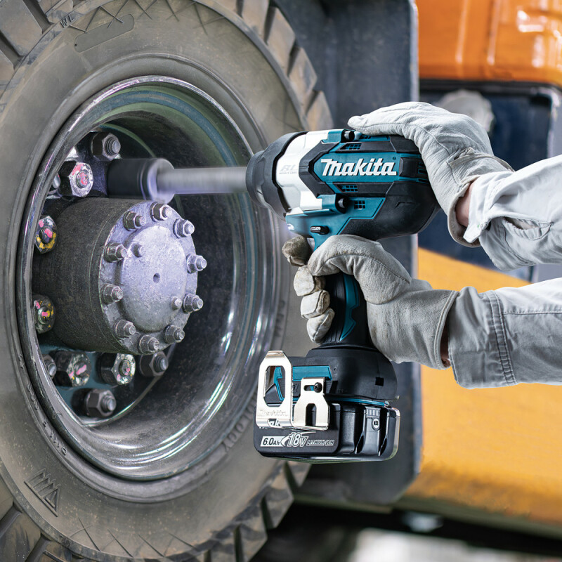 Аккумуляторный ударный гайковерт с удлинённым хвостовиком LXT Makita DTW1005Z (без аккумулятора) 1700 Нм - Зображення 1