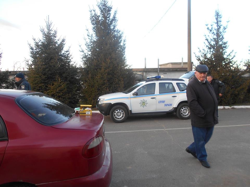 В Черноморске неизвестные повредили автомобиль депутата обл..., фото-1 В Черноморске неизвестные повредили автомобиль депутата облсовета Алексея Кобыльникова, фото-1