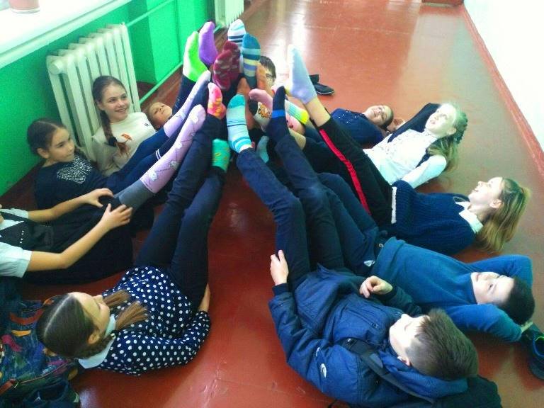 Солнечные дети Черноморска: зачем сегодня черноморцы надева..., фото-2 Солнечные дети Черноморска: зачем сегодня черноморцы надевали разные носочки (ВИДЕО), фото-2