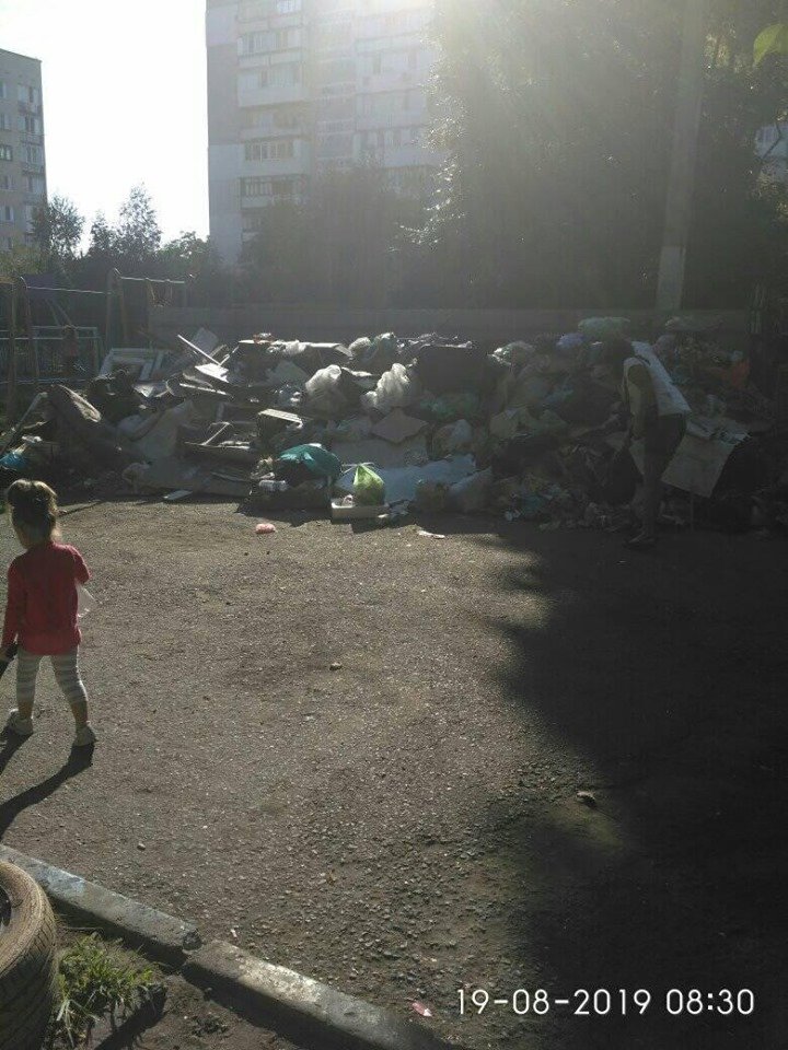 Слаженная работа жителей и депутата в Черноморске, фото-1 Слаженная работа жителей и депутата в Черноморске, фото-1
