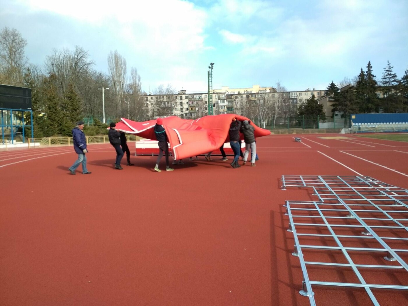 На стадионе «Школьный» в Черноморске проходят тренировочные сборы национальной сборной легкоатлетов, фото-2