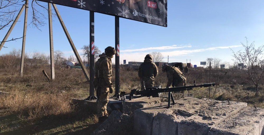 На въездах в Одессу появились военные с пулеметами и минометами На въездах в Одессу появились военные с пулеметами и минометами , Денис