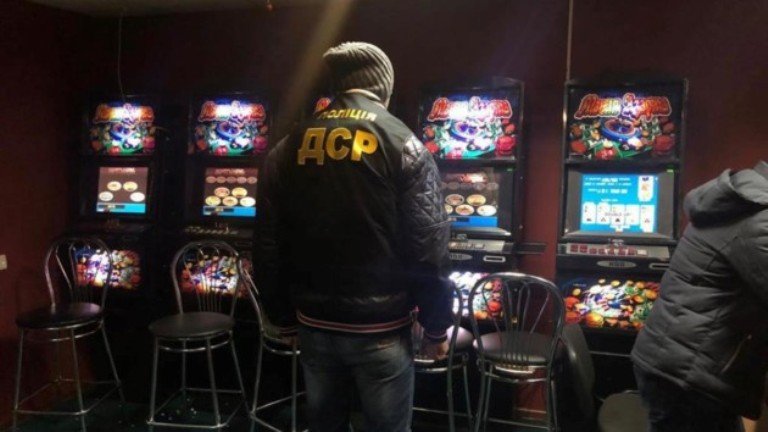В Украине закрыли более 5 тысяч нелегальных игральных заведений В Украине закрыли более 5 тысяч нелегальных игральных заведений, Егор Вольнов